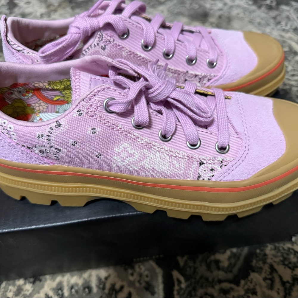 Sorel Lavender Pink Canvas Low-Top Sneakers with Gum Sole - Picture 4 of 6